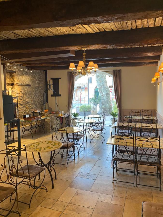 Châteaux Demeures Vallée de L'Arc Trets Esterno foto